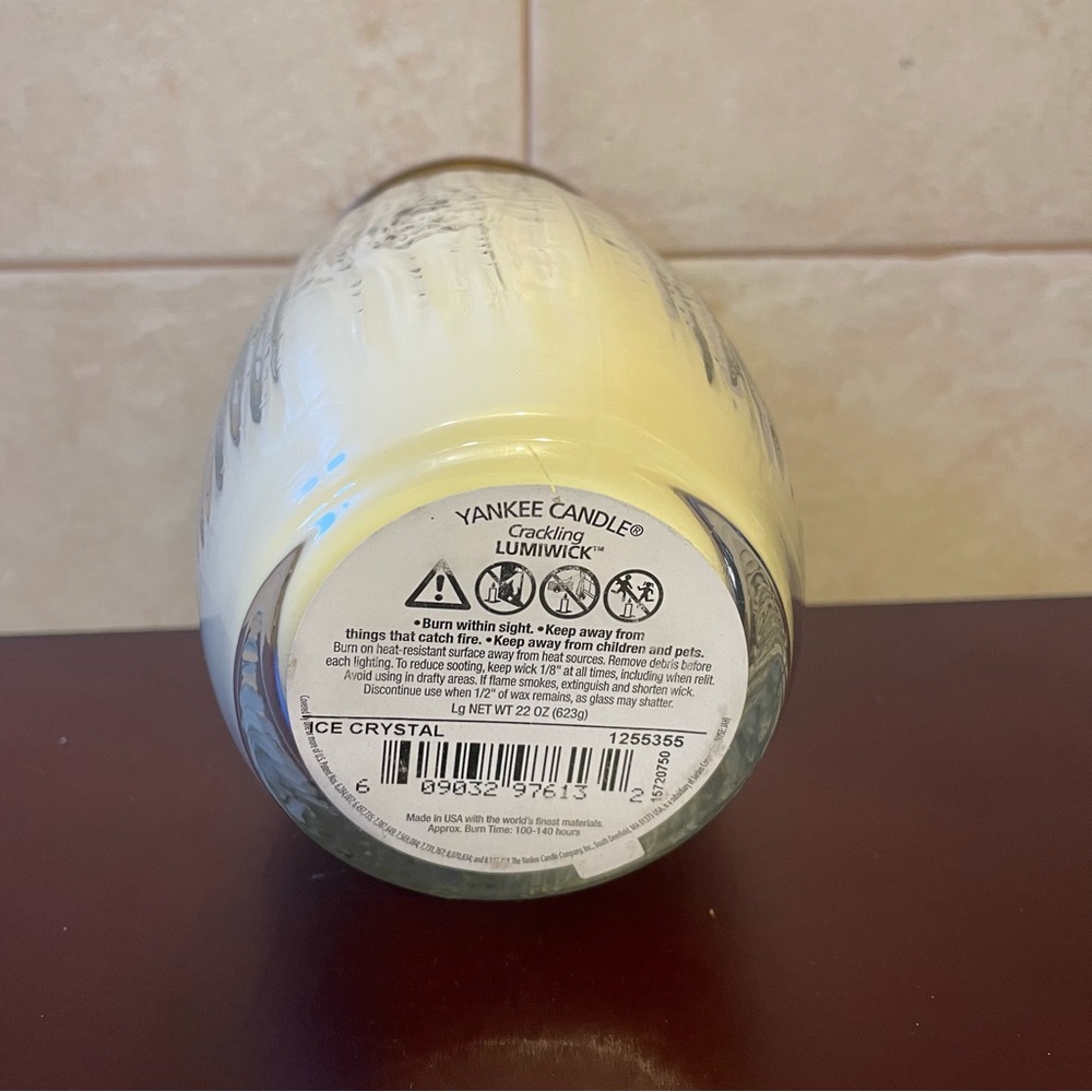 NEW YANKEE CANDLE CRACKLING ICE CRYSTAL PURE RADIANCE WOOD WICK Winter Vase 22oz - Picture 7 of 8